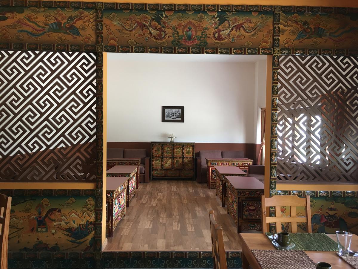 Royal Mustang Resort Nāmbo Екстериор снимка